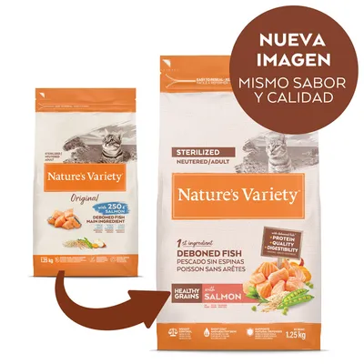 Dos envases de pienso para gatos esterilizados Nature's Variety con salmón, 1,25 kg. Texto: 'Nueva imagen, mismo sabor y calidad'. Ingrediente principal: pescado sin espinas.