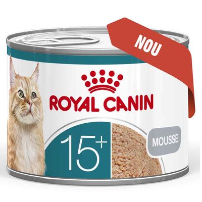 ROYAL CANIN 15+ spumă, imagine a unei pisici, etichetă roșie cu 'NOU' pe cutie.