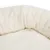 Gros plan sur la surface d’un panier pour animal en tissu peluche blanc cassé, sans marque visible ni autres éléments distinctifs.