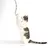 Chat tigré blanc et gris debout sur ses pattes arrière, jouant avec une baguette à plumeau gris et blanc tenue en hauteur.