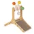 Arbre à chat en bois avec rampe en carton ondulé et roue équipée de quatre boules colorées (orange, jaune, vert, blanc) recouvertes de corde. Matériaux visibles : bois, corde, carton.