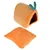 Niche en tissu orange avec deux feuilles vertes sur le dessus, accompagnée d’un coussin assorti séparé. Ouverture visible à l’avant de la niche.