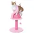 Kratzbaum in Rosa mit gewundener Säule, Kugelspielzeug und Plattform. Katze demonstriert Nutzung des Kratzbaums.