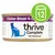 thrive Complete 0% Nonsense kattenvoer, Chicken Breast & Chicken Liver. Verpakking toont een blauwe kat en groen pictogram met het getal 12 (blikken). thrive Complete 0% Nonsense kattenvoer, Chicken Breast & Chicken Liver. Verpakking toont een blauwe kat en groen pictogram met het getal 12 (blikken).