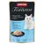 Animonda Vom Feinsten Hühnchenfilet + weisser Thunfisch in Sauce. Abbildung einer weissen Katze und serviertem Filet auf schwarzem Teller.