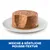 Weiche und köstliche Mousse-Textur, präsentiert auf einem weissen Teller.
