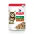 Hill's Science Plan Kitten <1 with Turkey Chunks & Gravy. Sobre con imagen de gatito, trozos de comida en salsa y sello 'sin conservantes ni colorantes artificiales'. Hill's Science Plan Kitten <1 with Turkey Chunks & Gravy. Sobre con imagen de gatito, trozos de comida en salsa y sello 'sin conservantes ni colorantes artificiales'.
