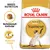Royal Canin Adult Siamese torrfoder, text: Skräddarsytt torrfoder, Muskulös kropp, bild på foderbit och siameskatt. Texten BREED NUTRITION syns till vänster.