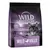 Opakowanie karmy Wild Freedom Wild Hills, 400 g, widoczny napis: 100% grain-free recipe, lots of fresh poultry meat with duck, zdjęcie kota na tle krajobrazu. Opakowanie karmy Wild Freedom Wild Hills, 400 g, widoczny napis: 100% grain-free recipe, lots of fresh poultry meat with duck, zdjęcie kota na tle krajobrazu.
