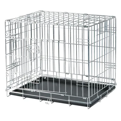 Cage en métal avec porte et plateau amovible noir visible à la base, sans marque apparente ni accessoires inclus.