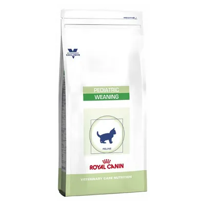 Pungă Royal Canin Pediatric Weaning Feline, text vizibil: VETERINARY EXCLUSIVE, PEDIATRIC WEANING, FELINE, ROYAL CANIN, VETERINARY CARE NUTRITION, siluetă pisică albastră pe ambalaj.