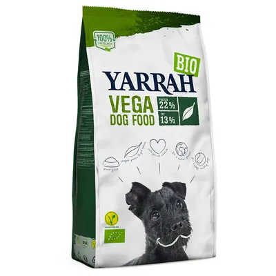 Yarrah Vega Dog Food BIO, protein 22 %, fedt 13 %, 100 % recyclable packaging, VEGETARIAN, økologisk mærke, billede af sort hund på posen