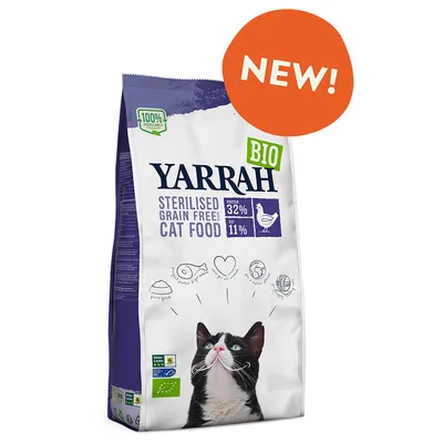 Yarrah BIO Sterilised Grain Free Cat Food, proteiini 32 %, rasva 11 %, NEW!-merkintä pakkauksessa, mustavalkoinen kissa edessä. 100 % kierrätettävä pakkaus.