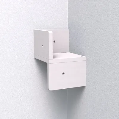 Weisse Wandhalterung aus Holz mit zwei Ebenen und vorgebohrten Löchern zur Montage.