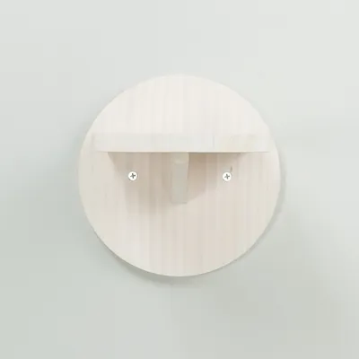 Supporto da parete rotondo in legno chiaro con due viti per il fissaggio. Adatto per mensole o accessori.