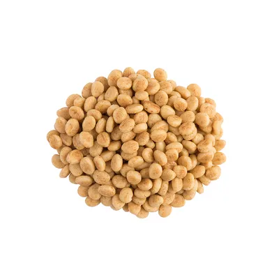 Купчина малки, кръгли гранули суха храна с бежов цвят, без видима марка или опаковка.
