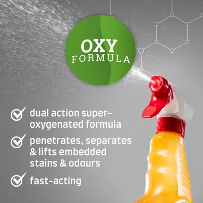 OXY FORMULA, dual action super-oxygenated formula, penetrates, separates & lifts embedded stains & odours, fast-acting szöveg látható egy permetező flakon mellett. Szöveg angolul.