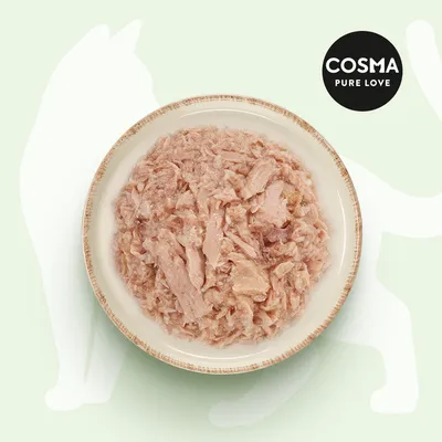 Cosma Pure Love. Schüssel mit zerkleinertem Fleisch auf hellem Hintergrund, Silhouette einer Katze sichtbar.
