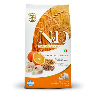 Ambalaj hrană uscată pentru câini Farmina N&D Natural & Delicious Ancestral Cereals, ingrediente vizibile: portocală, pește, cereale. Text: OGM FREE LOW GRAIN, produs italian.