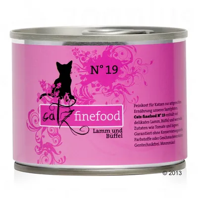 catz finefood N° 19 Lamm und Büffel -kissanruokapurkki, vaaleanpunainen etiketti, näkyvissä tekstiä saksaksi ja musta kissasiluetti