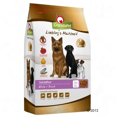 GranataPet Lieblings Mahlzeit Sensitive Ente/Duck, sacco con immagini di tre cani, testo: 25% proteine, 15% grassi, senza cereali, semi di melograno, olio di salmone, cozza verde.