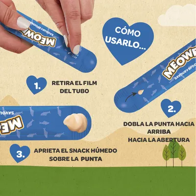 Instrucciones: 1. Retira el film del tubo. 2. Dobla la punta hacia arriba hacia la abertura. 3. Aprieta el snack húmedo sobre la punta. Texto visible: MEOW, SAVOURY SPOON.
