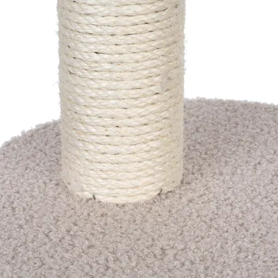 Kratzbaum-Säule aus Sisal mit beigem Teppichboden.