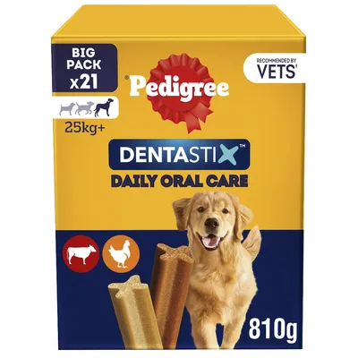 Pedigree Dentastix Daily Oral Care, big pack of 21 sticks for pets over 25kg, 810g. Contains beef and poultry. Recommended by vets. Product packaging shows stick shapes.