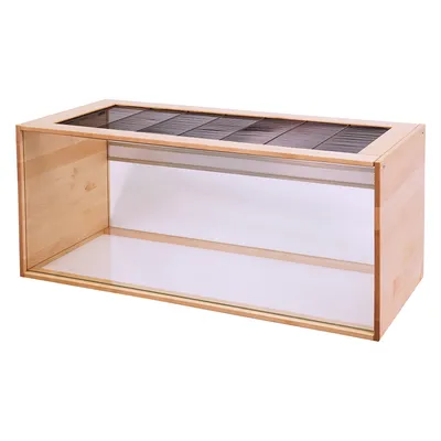 Holzterrarium mit Metallgitter oben, Plexiglasfront und weissem Boden. Rechteckige Form für Haustiere oder Reptilienhaltung.