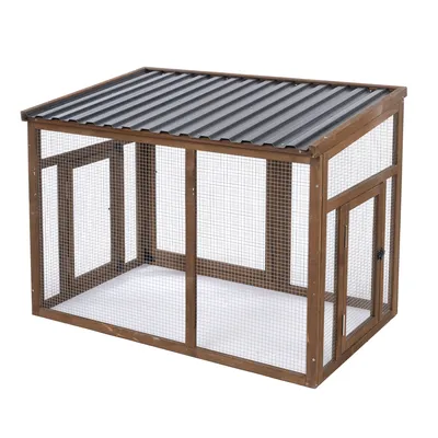 Enclos rectangulaire en bois avec grillage métallique et toit ondulé gris, porte visible à l’avant. Convient pour petits animaux selon la taille montrée.