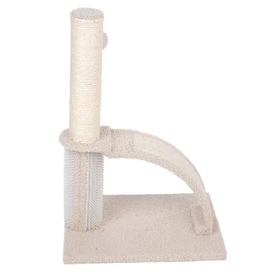 Arbre à chat beige avec poteau en sisal, brosse verticale blanche et arche recouverte de tissu sur base carrée. Aucun texte ou marque visible.