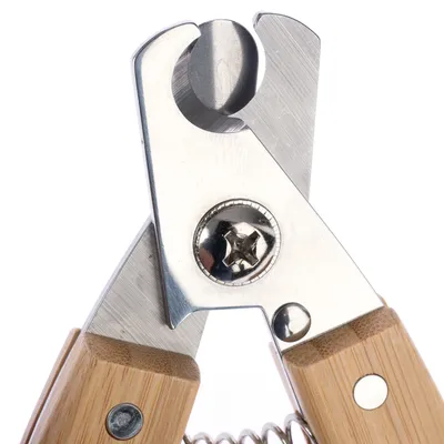 Nagelzange aus Edelstahl mit Holzgriffen und Federmechanismus, geeignet für präzises Schneiden.