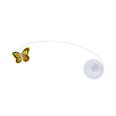 Jouet pour chat avec papillon jaune fixé à un fil métallique courbé, ventouse transparente pour fixation visible à l’extrémité.