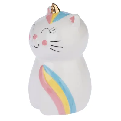 Figurine en céramique représentant un chat avec une corne dorée, des motifs arc-en-ciel rose, jaune et bleu sur le front et le corps. Aucun texte visible.