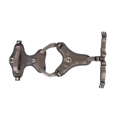 Braunes Hundegeschirr mit verstellbaren Gurten, Metallringen und Klickverschlüssen. Ergonomisches Design für sicheren Halt.