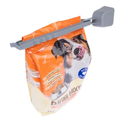 Hundetrockenfutter 'Kräftige Brocken' friss baromfival, 3 kg. Magas minőségű fehérje, omega-3 és -6 zsírsavak, A-, D3-, E-vitamin. Új recept. Szürke csipeszes csomagolás.