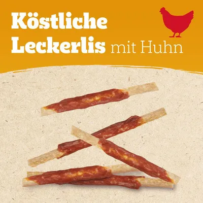 Köstliche Leckerlis mit Huhn (texte en allemand) et bâtonnets de friandises enrobés de viande visibles sur fond beige.