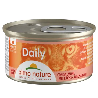 Almo Nature Daily Adult Cat Mousse, grain-free, mit Lachs. Dose mit orangefarbenem Design und Katzenmotiv.