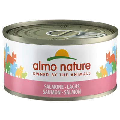 Almo Nature natvoerblik met zalm. Tekst: 'Owned by the Animals'. Verpakking toont kleurrijke kattensilhouetten.