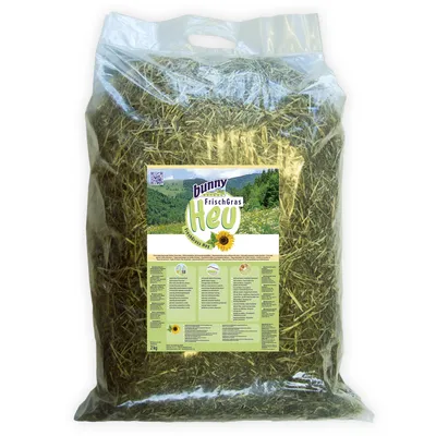 Bunny FrischGras fân proaspăt, pachet de 2 kg. Fân de pajiște natural cu floarea-soarelui, informații detaliate despre ingrediente și recomandări de hrănire pe ambalaj.