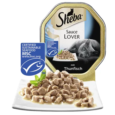 Sheba Sauce Lover mit Thunfisch kattenvoer, MSC-keurmerk Certified Sustainable Seafood zichtbaar op verpakking en bord met stukjes natvoer in saus.