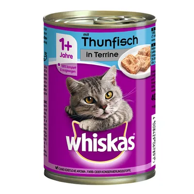 Whiskas kattenvoer blik, 1+ Jahre, mit Thunfisch in Terrine. Afbeelding van een kat en stukjes terrine op een bord. 100% komplett & ausgewogen. Zonder kunstmatige aroma’s, kleur- of conserveermiddelen.