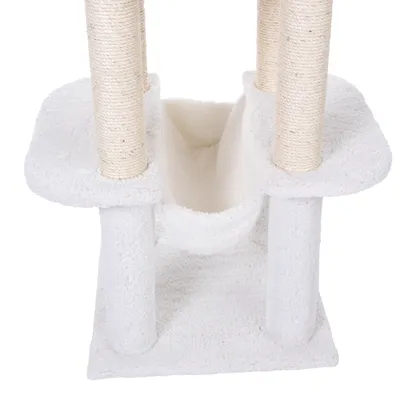 Kratzbaum mit weissem Plüschbezug, Hängematte und Sisal umwickelten Säulen.