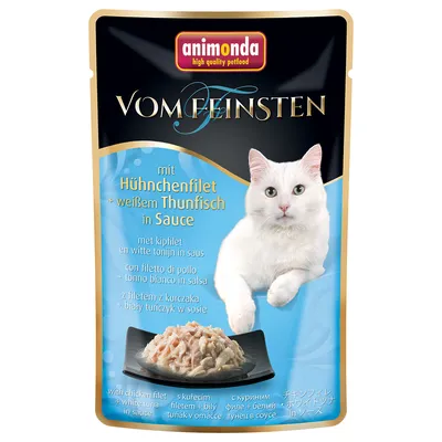 animonda Vom Feinsten -pussi, teksti: mit Hühnerfilet + weißem Thunfisch in Sauce. Kuvassa annos kana- ja valkotonnakalaa kastikkeessa mustalla lautasella.