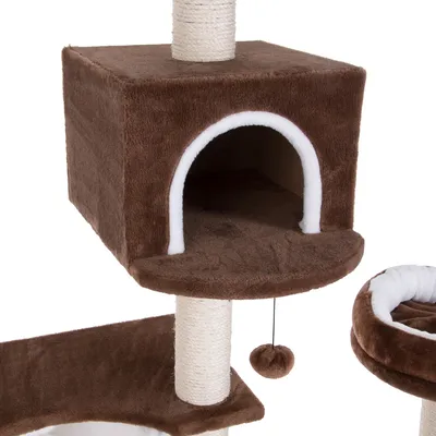 Brun kradsetræ med blød hule, sisalstolpe og hængende plysbold. Hvid kant rundt om indgang til hulen. Synlig platform og del af rund liggeplads.