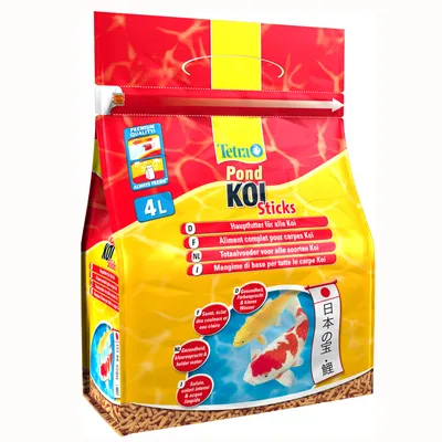 Tetra Pond KOI Sticks 4L, förpackning med synlig text: Hauptfutter für alle Koi, Premium Quality Always Fresh, bilder på koi-fiskar och utfodringspinnar.