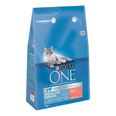 Purina ONE Bifensis Dual Defense Spécial Chat Stérilisé, łosoś, opakowanie 3 kg. Widoczny kot i tekst w języku francuskim.