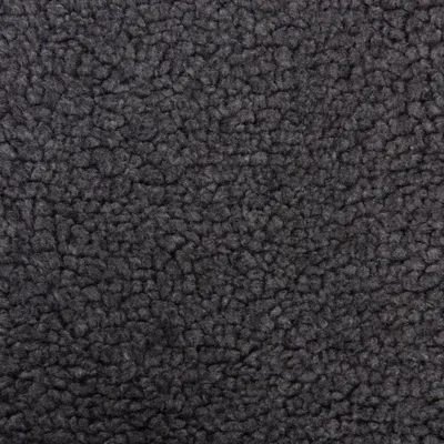 Nahaufnahme von dunkelgrauem, weichem Fleece-Material mit strukturierter Oberfläche.