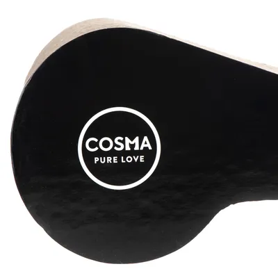 Cosma Pure Love. Premiumvarumärke för husdjursprodukter.
