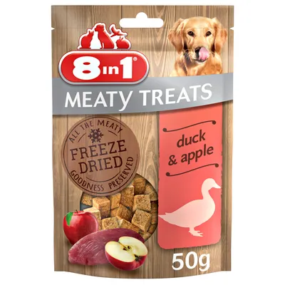 8in1 Meaty Treats, gevriesdroogd, smaak: eend & appel, 50g. Verpakking toont blokjes, verse appels en eendenvlees.